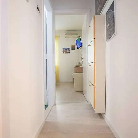 Апартаменты David, 2mins From Town Centre Сплит