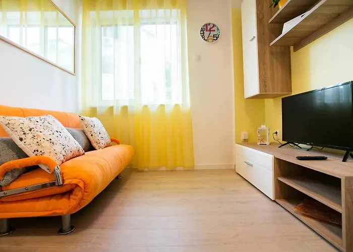 David, 2mins From Town Centre