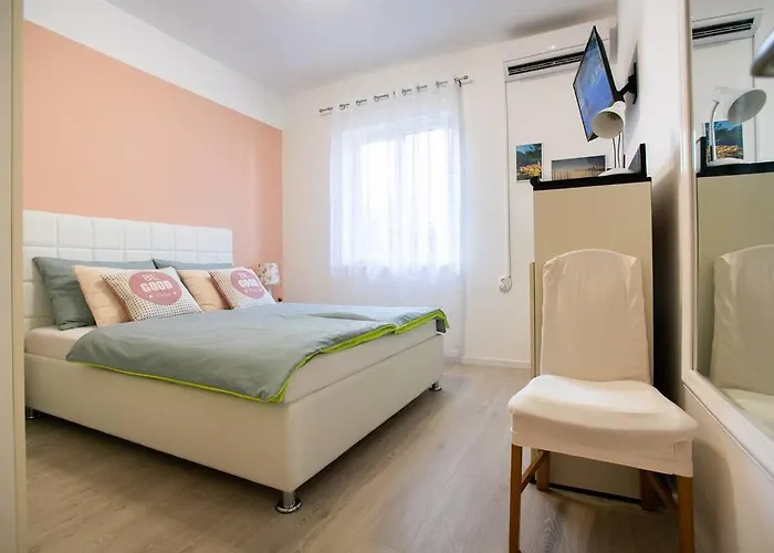 David, 2mins From Town Centre Apartment